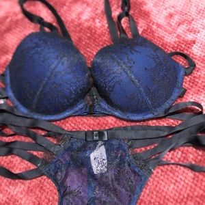 VICTORIAS SECRET VERY SEXY PUSH UP BRA
